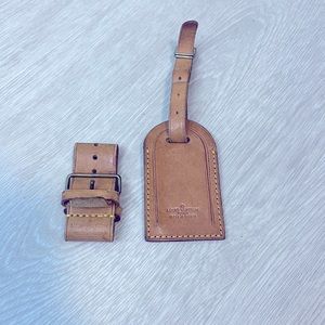 Louis Vuitton Leather Luggage Tag and Poignet Set